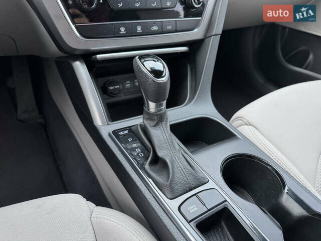 Серый Хендай Соната, объемом двигателя 2.36 л и пробегом 93 тыс. км за 9800 $, фото 25 на Automoto.ua