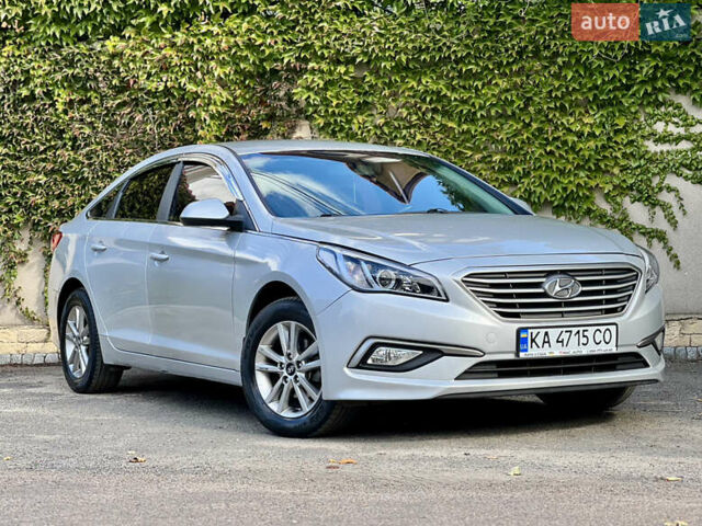 Серый Хендай Соната, объемом двигателя 2 л и пробегом 350 тыс. км за 8700 $, фото 2 на Automoto.ua