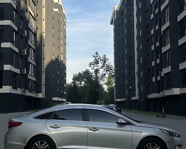 Серый Хендай Соната, объемом двигателя 2 л и пробегом 381 тыс. км за 8300 $, фото 8 на Automoto.ua