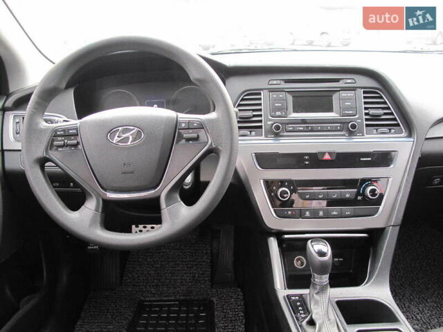 Сірий Хендай Соната, об'ємом двигуна 2 л та пробігом 265 тис. км за 10500 $, фото 30 на Automoto.ua