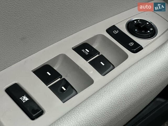 Хендай Соната 2016 в Киеве на Automoto.ua Серый Хендай Соната, объемом двигателя 2.36 л и пробегом 132 тыс. км за 9099 $, фото 7 на Automoto.ua