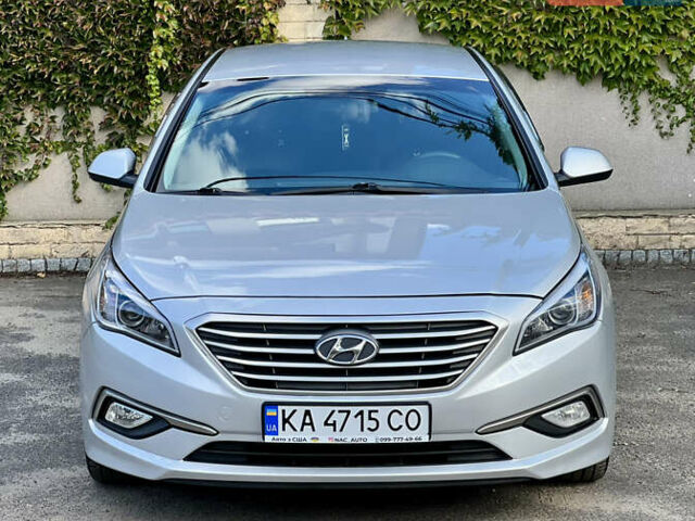 Серый Хендай Соната, объемом двигателя 2 л и пробегом 350 тыс. км за 8700 $, фото 4 на Automoto.ua