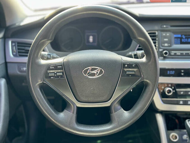 Серый Хендай Соната, объемом двигателя 2 л и пробегом 350 тыс. км за 8700 $, фото 21 на Automoto.ua