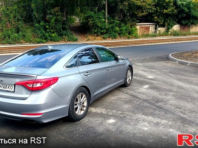 Сірий Хендай Соната, об'ємом двигуна 2.4 л та пробігом 190 тис. км за 10000 $, фото 2 на Automoto.ua