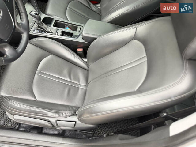 Серый Хендай Соната, объемом двигателя 2 л и пробегом 290 тыс. км за 12000 $, фото 6 на Automoto.ua