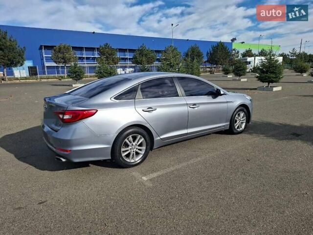 Сірий Хендай Соната, об'ємом двигуна 2 л та пробігом 224 тис. км за 9000 $, фото 5 на Automoto.ua