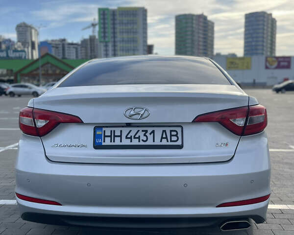 Сірий Хендай Соната, об'ємом двигуна 2 л та пробігом 250 тис. км за 12000 $, фото 2 на Automoto.ua