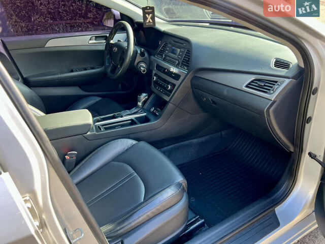 Серый Хендай Соната, объемом двигателя 2 л и пробегом 350 тыс. км за 8700 $, фото 27 на Automoto.ua