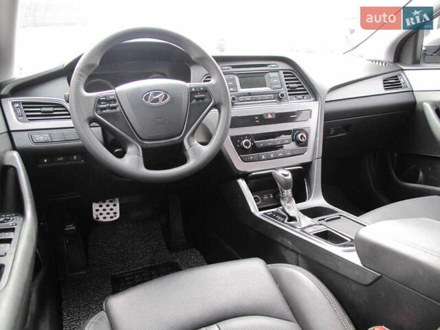 Сірий Хендай Соната, об'ємом двигуна 2 л та пробігом 265 тис. км за 10500 $, фото 29 на Automoto.ua