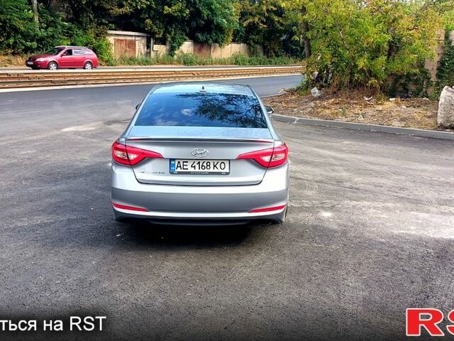 Сірий Хендай Соната, об'ємом двигуна 2.4 л та пробігом 190 тис. км за 10000 $, фото 6 на Automoto.ua