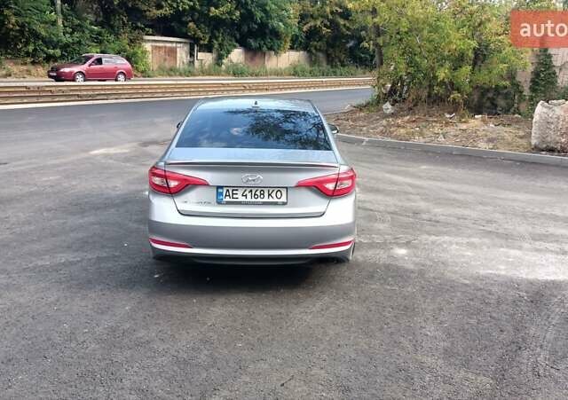 Серый Хендай Соната, объемом двигателя 2.4 л и пробегом 190 тыс. км за 10000 $, фото 9 на Automoto.ua