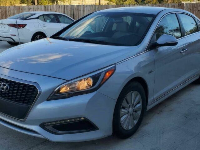 Серый Хендай Соната, объемом двигателя 2 л и пробегом 74 тыс. км за 6600 $, фото 2 на Automoto.ua