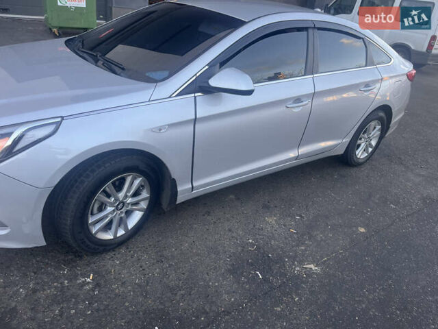 Сірий Хендай Соната, об'ємом двигуна 2 л та пробігом 363 тис. км за 9700 $, фото 6 на Automoto.ua