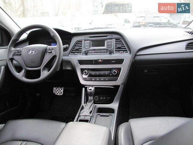 Сірий Хендай Соната, об'ємом двигуна 2 л та пробігом 265 тис. км за 10500 $, фото 34 на Automoto.ua