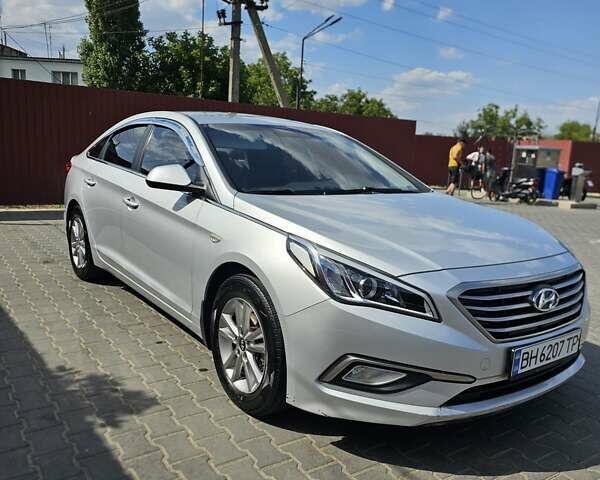 Сірий Хендай Соната, об'ємом двигуна 2 л та пробігом 380 тис. км за 10500 $, фото 1 на Automoto.ua