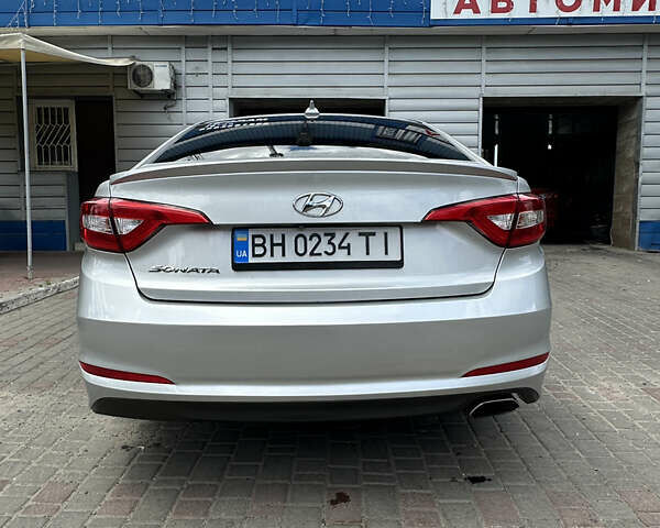 Сірий Хендай Соната, об'ємом двигуна 2.4 л та пробігом 155 тис. км за 10900 $, фото 7 на Automoto.ua