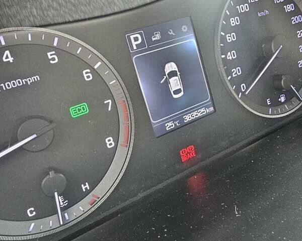 Сірий Хендай Соната, об'ємом двигуна 2 л та пробігом 380 тис. км за 10500 $, фото 23 на Automoto.ua