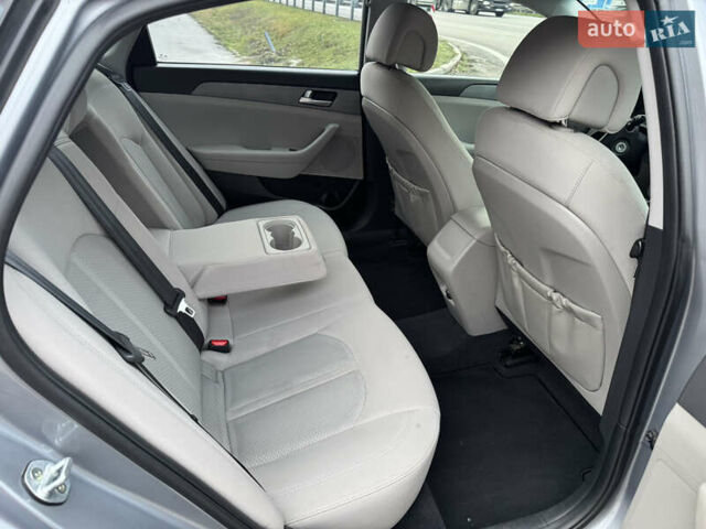 Серый Хендай Соната, объемом двигателя 2.36 л и пробегом 93 тыс. км за 9800 $, фото 17 на Automoto.ua