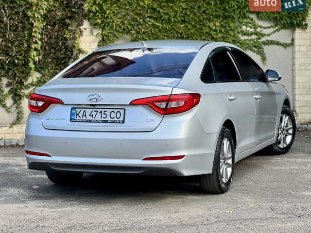 Серый Хендай Соната, объемом двигателя 2 л и пробегом 350 тыс. км за 8700 $, фото 13 на Automoto.ua