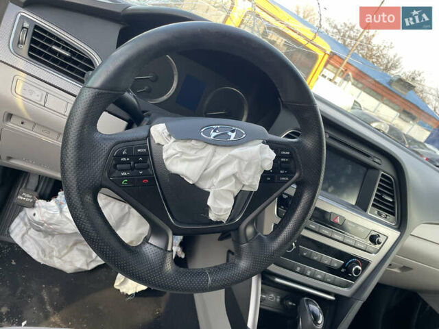 Сірий Хендай Соната, об'ємом двигуна 2.36 л та пробігом 97 тис. км за 3700 $, фото 15 на Automoto.ua