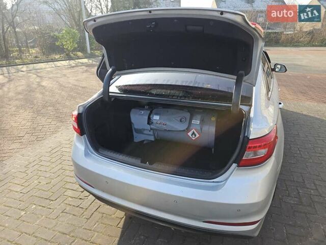 Сірий Хендай Соната, об'ємом двигуна 2 л та пробігом 234 тис. км за 8900 $, фото 7 на Automoto.ua