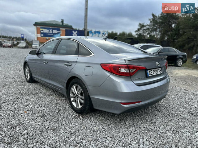 Серый Хендай Соната, объемом двигателя 2.36 л и пробегом 110 тыс. км за 8500 $, фото 5 на Automoto.ua