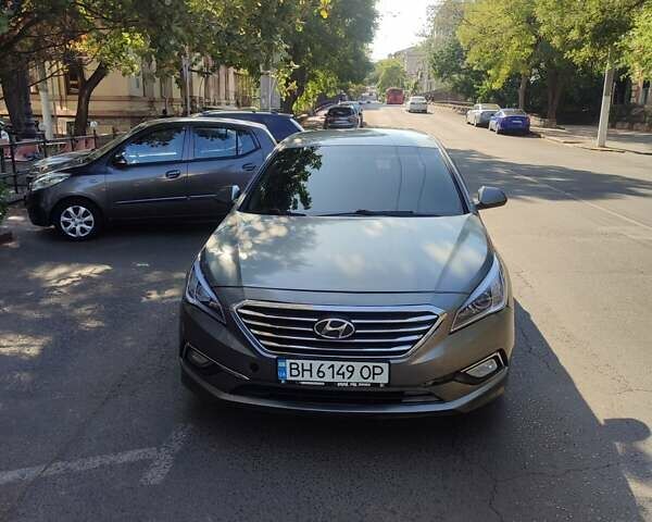 Серый Хендай Соната, объемом двигателя 2 л и пробегом 320 тыс. км за 10000 $, фото 4 на Automoto.ua