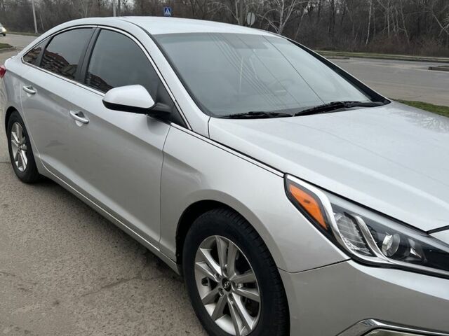 Серый Хендай Соната, объемом двигателя 2.4 л и пробегом 99 тыс. км за 10500 $, фото 6 на Automoto.ua