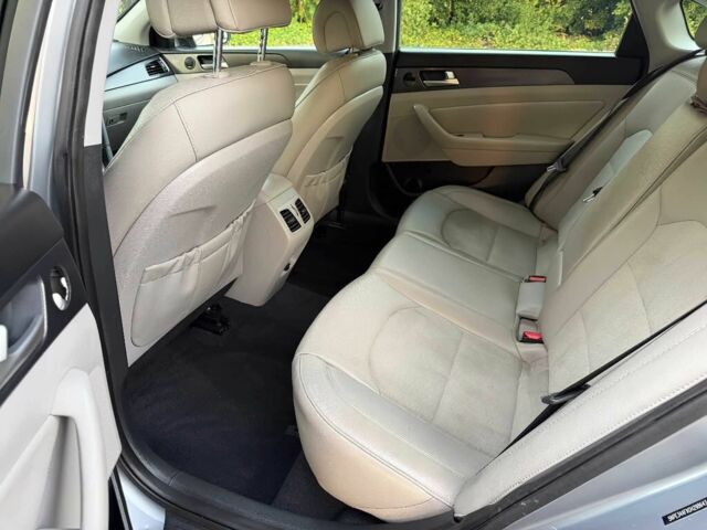 Сірий Хендай Соната, об'ємом двигуна 2.4 л та пробігом 79 тис. км за 6400 $, фото 8 на Automoto.ua