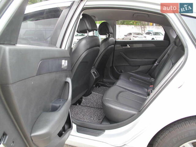 Сірий Хендай Соната, об'ємом двигуна 2 л та пробігом 265 тис. км за 10500 $, фото 10 на Automoto.ua