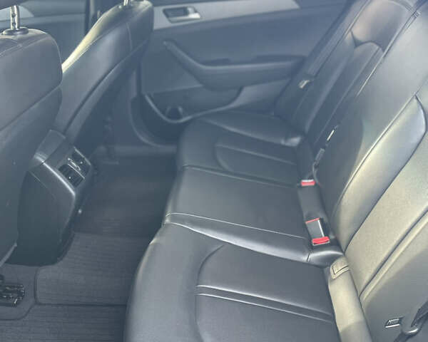 Сірий Хендай Соната, об'ємом двигуна 2 л та пробігом 250 тис. км за 12000 $, фото 6 на Automoto.ua