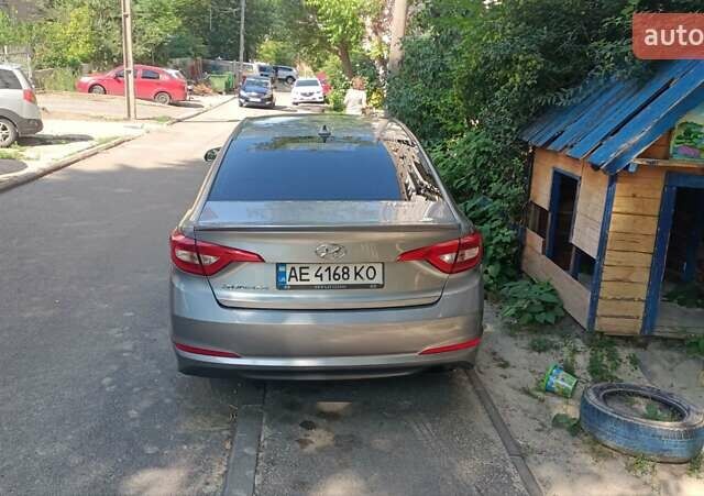 Серый Хендай Соната, объемом двигателя 2.4 л и пробегом 190 тыс. км за 10000 $, фото 28 на Automoto.ua