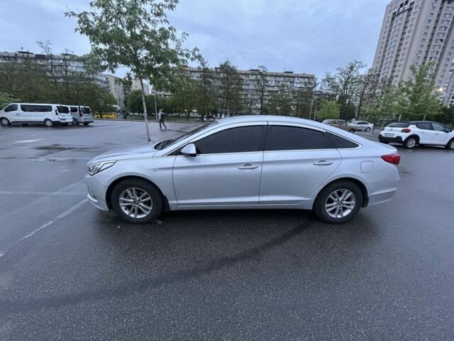 Серый Хендай Соната, объемом двигателя 2 л и пробегом 460 тыс. км за 11500 $, фото 2 на Automoto.ua