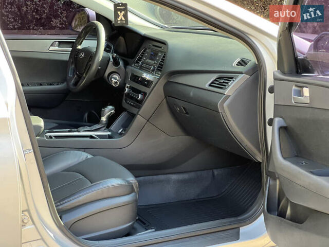 Серый Хендай Соната, объемом двигателя 2 л и пробегом 350 тыс. км за 8700 $, фото 26 на Automoto.ua