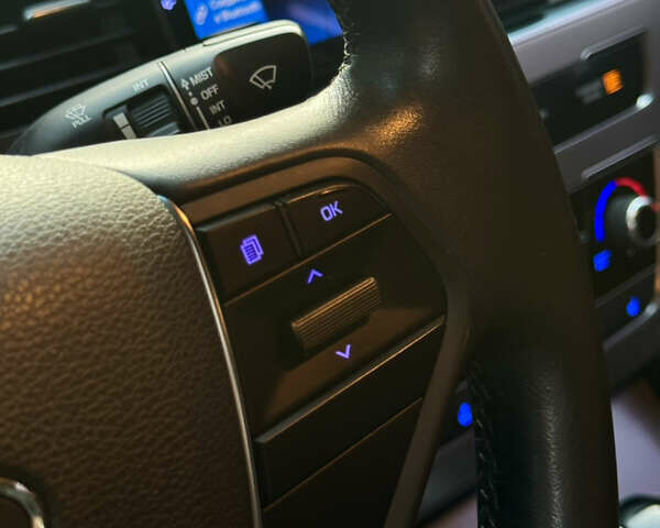 Серый Хендай Соната, объемом двигателя 2 л и пробегом 169 тыс. км за 11700 $, фото 31 на Automoto.ua