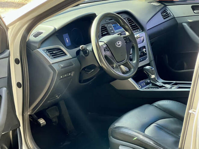 Серый Хендай Соната, объемом двигателя 2 л и пробегом 350 тыс. км за 8700 $, фото 16 на Automoto.ua