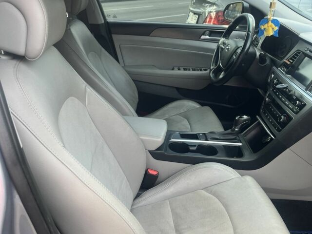 Сірий Хендай Соната, об'ємом двигуна 2.4 л та пробігом 141 тис. км за 260 $, фото 2 на Automoto.ua