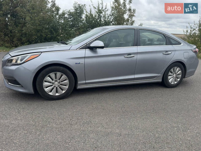 Серый Хендай Соната, объемом двигателя 2 л и пробегом 125 тыс. км за 11500 $, фото 11 на Automoto.ua