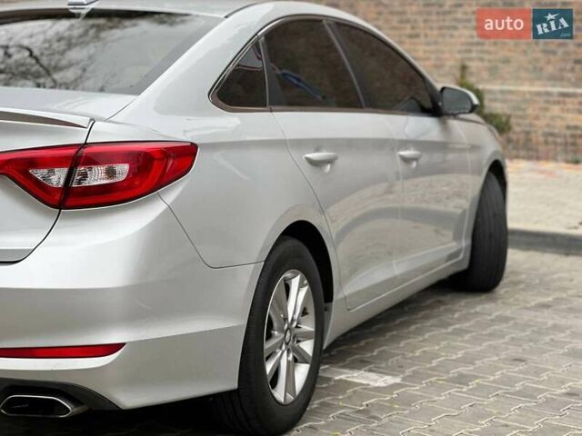 Хендай Соната 2016 в Одессе на Automoto.ua Серый Хендай Соната, объемом двигателя 2.36 л и пробегом 187 тыс. км за 10900 $, фото 14 на Automoto.ua