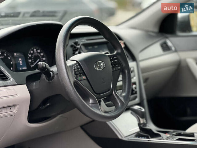 Хендай Соната 2016 в Киеве на Automoto.ua Серый Хендай Соната, объемом двигателя 2.36 л и пробегом 132 тыс. км за 9099 $, фото 6 на Automoto.ua