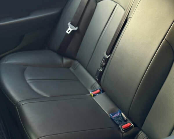 Серый Хендай Соната, объемом двигателя 2 л и пробегом 169 тыс. км за 11700 $, фото 9 на Automoto.ua