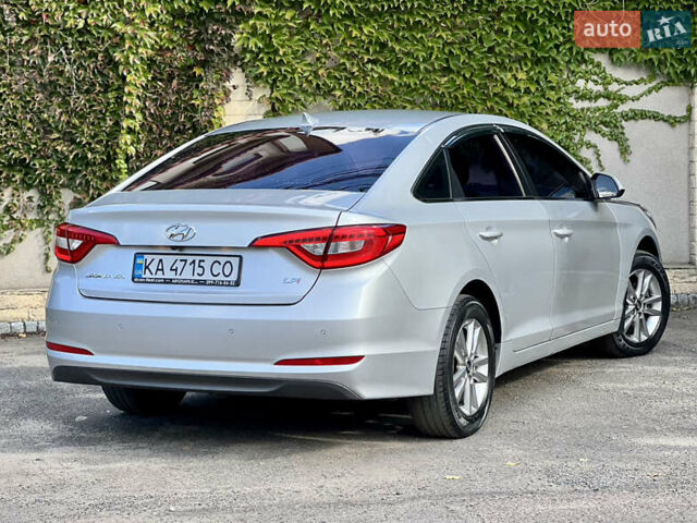 Серый Хендай Соната, объемом двигателя 2 л и пробегом 350 тыс. км за 8700 $, фото 14 на Automoto.ua