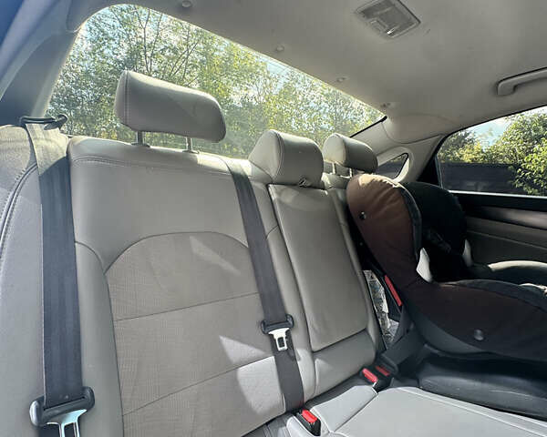 Серый Хендай Соната, объемом двигателя 2.36 л и пробегом 280 тыс. км за 10500 $, фото 18 на Automoto.ua