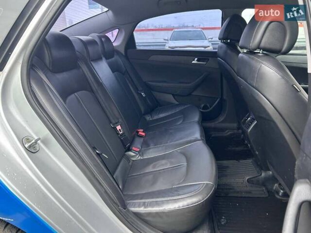 Серый Хендай Соната, объемом двигателя 2 л и пробегом 328 тыс. км за 7290 $, фото 10 на Automoto.ua