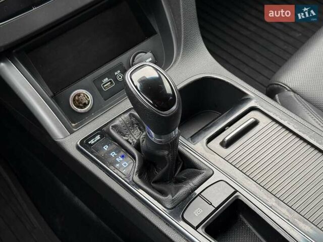 Серый Хендай Соната, объемом двигателя 2 л и пробегом 360 тыс. км за 8399 $, фото 9 на Automoto.ua