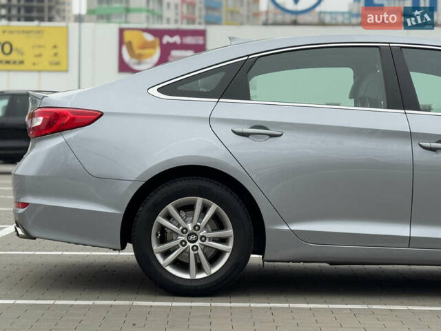 Сірий Хендай Соната, об'ємом двигуна 2.4 л та пробігом 167 тис. км за 8900 $, фото 20 на Automoto.ua