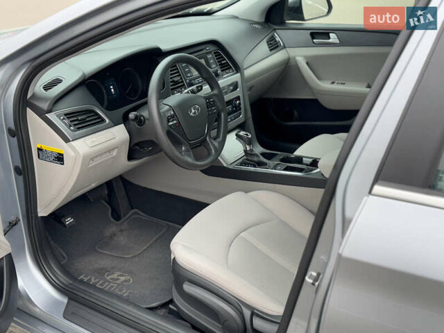 Сірий Хендай Соната, об'ємом двигуна 2.4 л та пробігом 167 тис. км за 8900 $, фото 34 на Automoto.ua