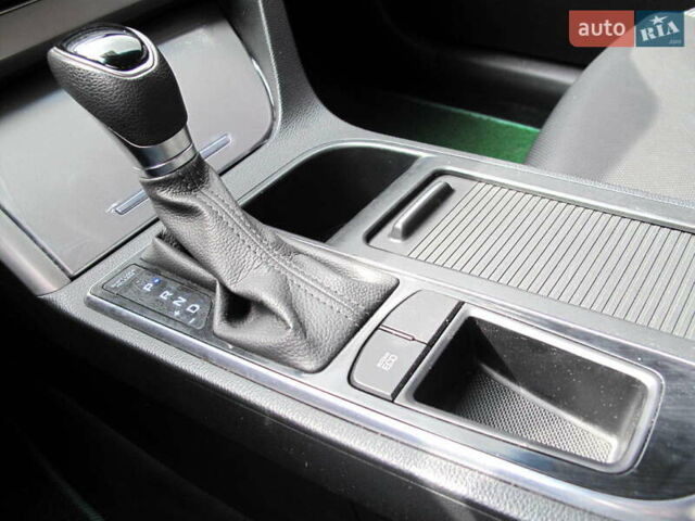 Серый Хендай Соната, объемом двигателя 2 л и пробегом 249 тыс. км за 10790 $, фото 48 на Automoto.ua