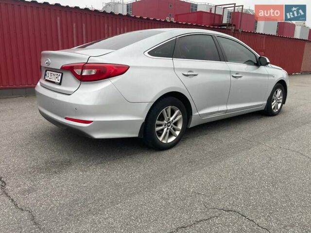 Серый Хендай Соната, объемом двигателя 2 л и пробегом 360 тыс. км за 8399 $, фото 3 на Automoto.ua