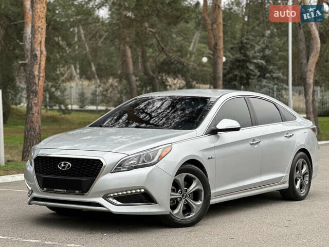Сірий Хендай Соната, об'ємом двигуна 2 л та пробігом 140 тис. км за 14300 $, фото 7 на Automoto.ua